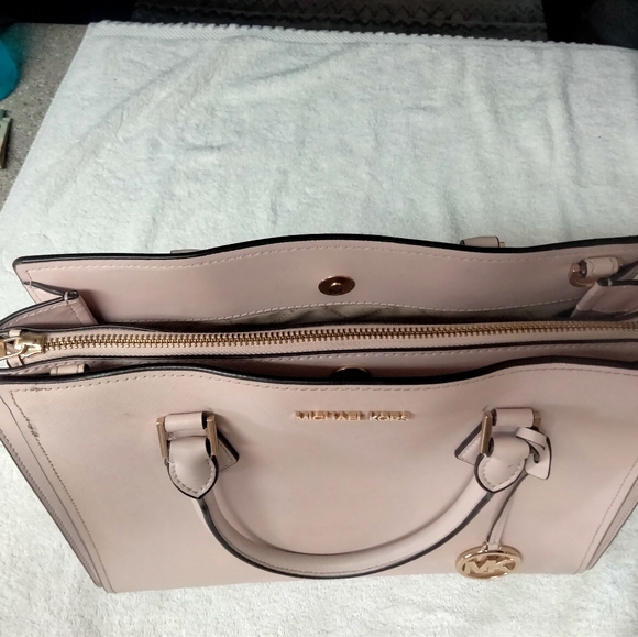 Michael Kors Edith Satchel Soft Pink - Picture 6 of 10